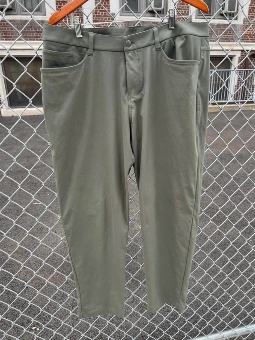 Lululemon Men's ABC Pants Green, Size 36
Warpstreme Perform